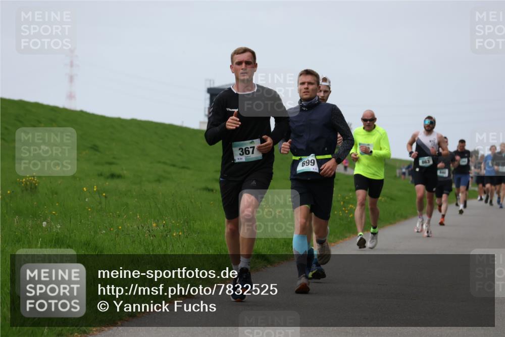 04.05.2025 - 8. Wedeler Halbmarathon Yannick Fuchs http://msf.ph/oto/7832525 04.05.2025 11:21:16 Laufen 367, 889, 699, 23, 863 meine-sportfotos.de