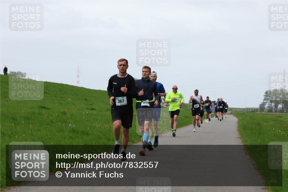 04.05.2025 - 8. Wedeler Halbmarathon Yannick Fuchs http://msf.ph/oto/7832557 04.05.2025 11:21:17 Laufen 367, 699 meine-sportfotos.de