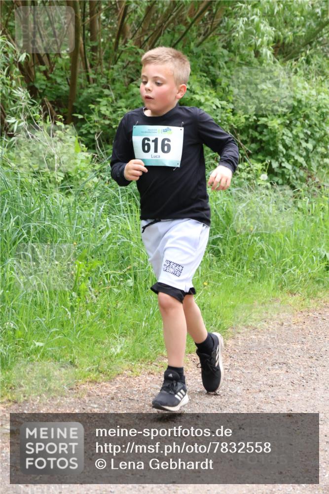 04.05.2025 - 8. Wedeler Halbmarathon Lena Gebhardt http://msf.ph/oto/7832558 04.05.2025 11:20:10 Laufen 116, 616 meine-sportfotos.de