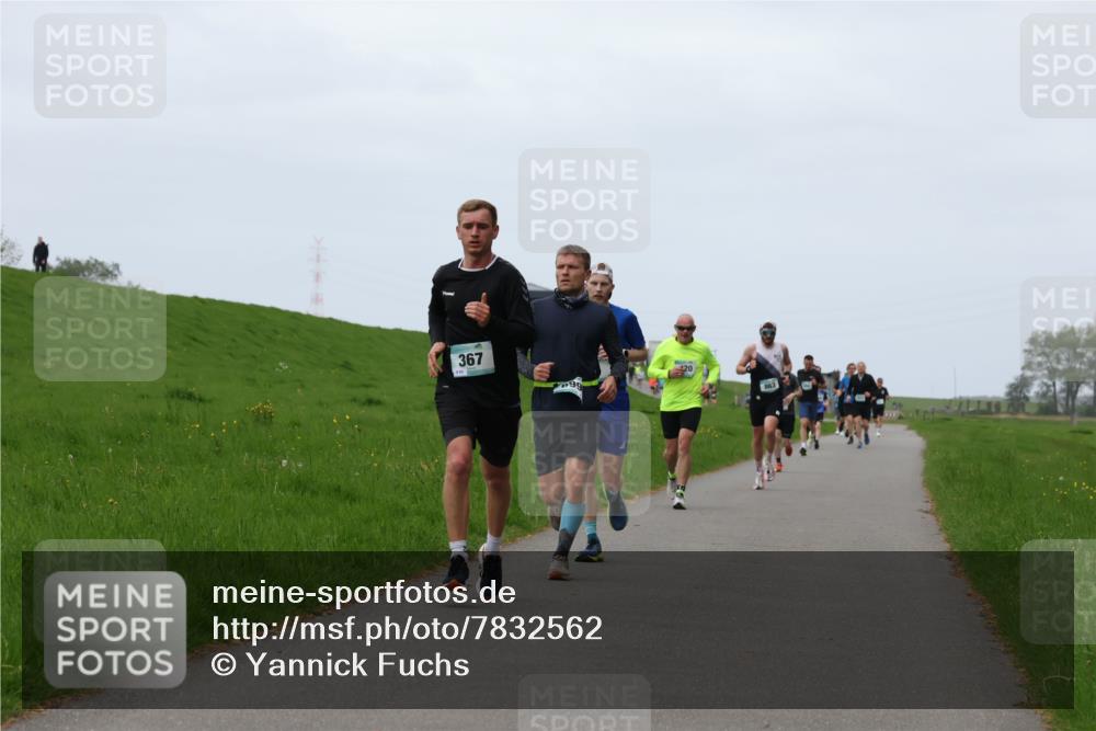 04.05.2025 - 8. Wedeler Halbmarathon Yannick Fuchs http://msf.ph/oto/7832562 04.05.2025 11:21:17 Laufen 367, 99 meine-sportfotos.de