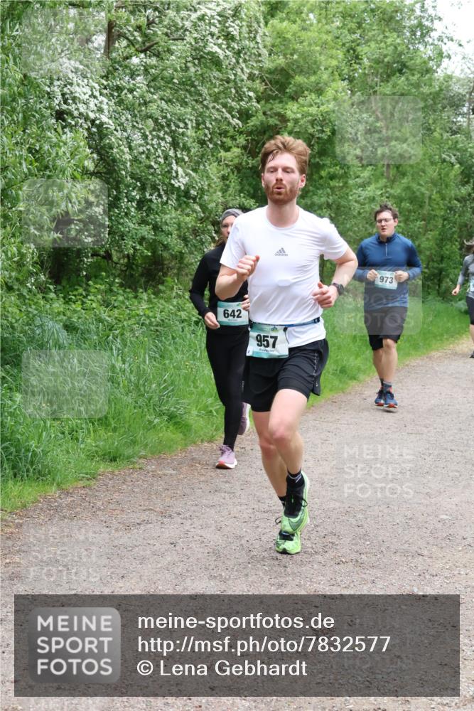 04.05.2025 - 8. Wedeler Halbmarathon Lena Gebhardt http://msf.ph/oto/7832577 04.05.2025 11:20:13 Laufen 642, 957, 973 meine-sportfotos.de