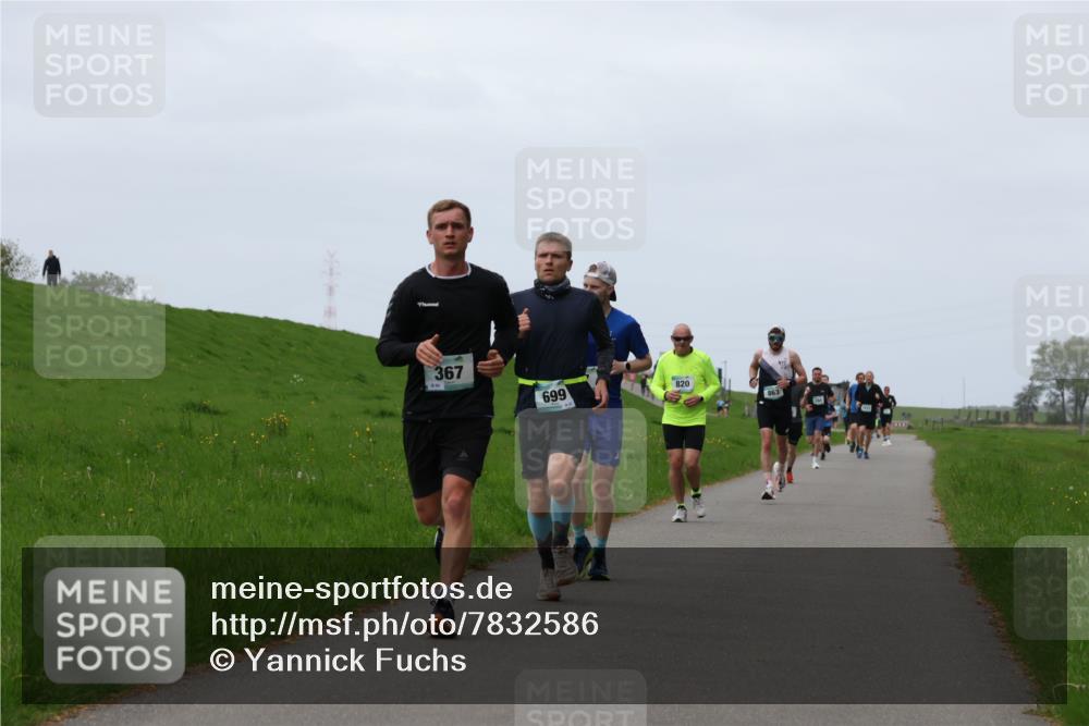 04.05.2025 - 8. Wedeler Halbmarathon Yannick Fuchs http://msf.ph/oto/7832586 04.05.2025 11:21:17 Laufen 367, 699, 820 meine-sportfotos.de