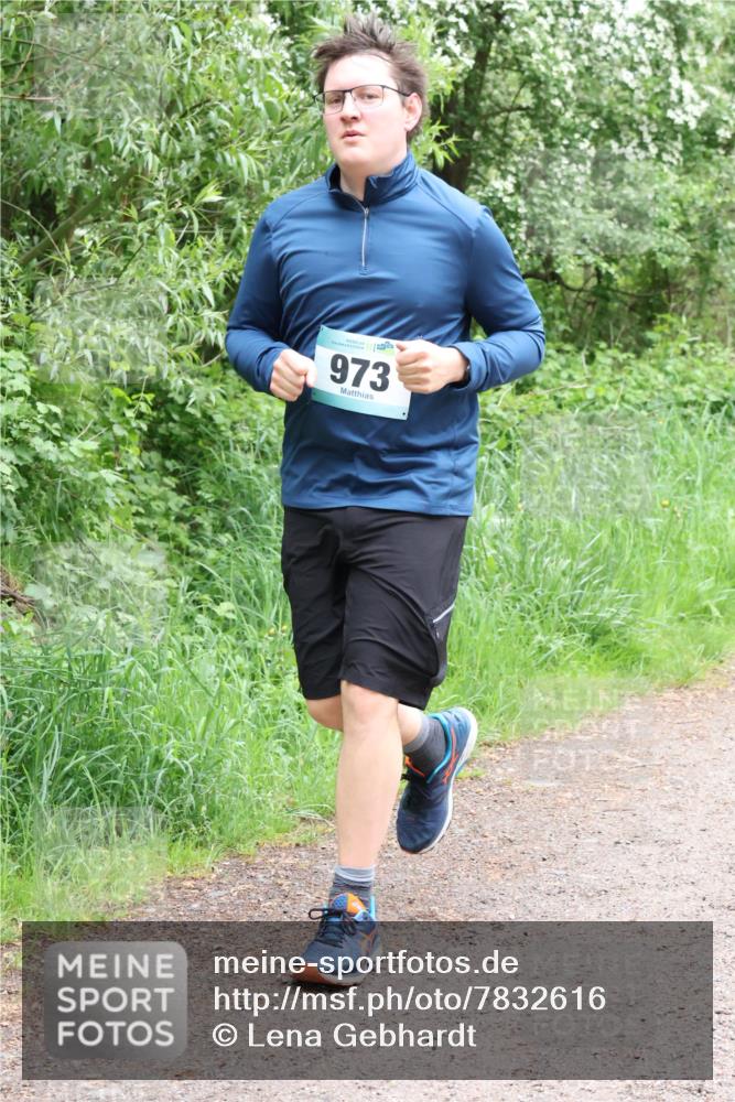 04.05.2025 - 8. Wedeler Halbmarathon Lena Gebhardt http://msf.ph/oto/7832616 04.05.2025 11:20:15 Laufen 56, 973 meine-sportfotos.de