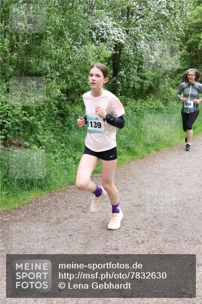 04.05.2025 - 8. Wedeler Halbmarathon Lena Gebhardt http://msf.ph/oto/7832630 04.05.2025 11:20:16 Laufen 1139, 959 meine-sportfotos.de