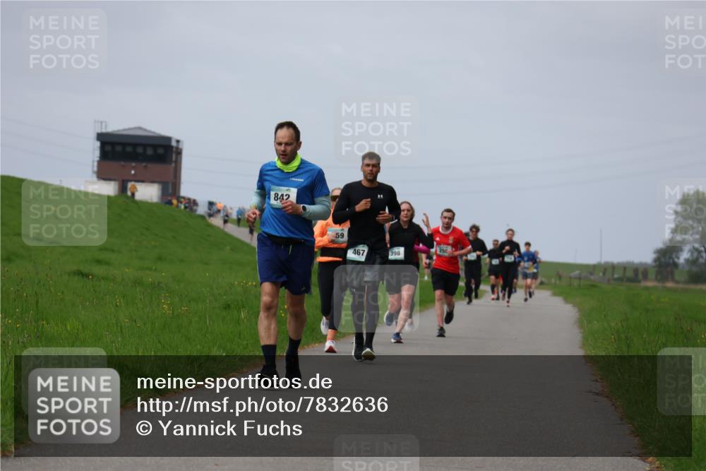04.05.2025 - 8. Wedeler Halbmarathon Yannick Fuchs http://msf.ph/oto/7832636 04.05.2025 11:41:37 Laufen 842, 59, 250, 467, 398 meine-sportfotos.de