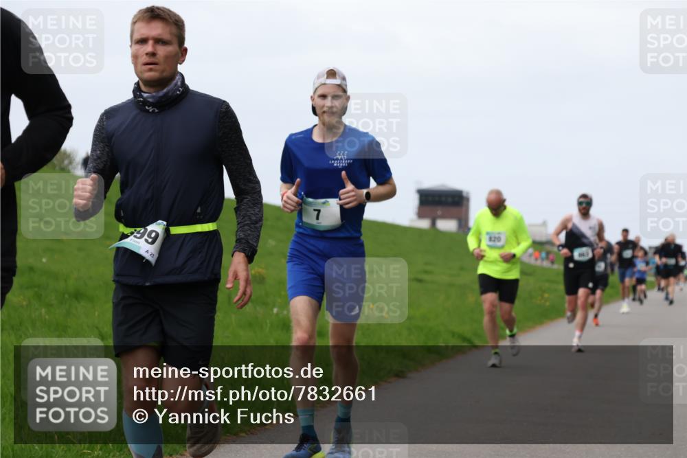 04.05.2025 - 8. Wedeler Halbmarathon Yannick Fuchs http://msf.ph/oto/7832661 04.05.2025 11:21:20 Laufen 99, 23, 7, 820 meine-sportfotos.de