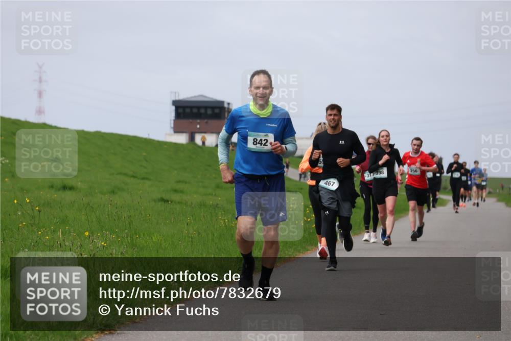 04.05.2025 - 8. Wedeler Halbmarathon Yannick Fuchs http://msf.ph/oto/7832679 04.05.2025 11:41:39 Laufen 842, 467, 317, 398, 256 meine-sportfotos.de