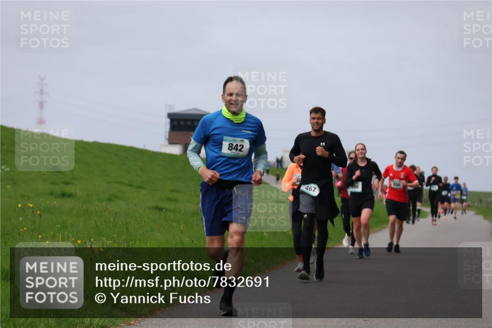04.05.2025 - 8. Wedeler Halbmarathon Yannick Fuchs http://msf.ph/oto/7832691 04.05.2025 11:41:40 Laufen 842, 467, 256, 98 meine-sportfotos.de