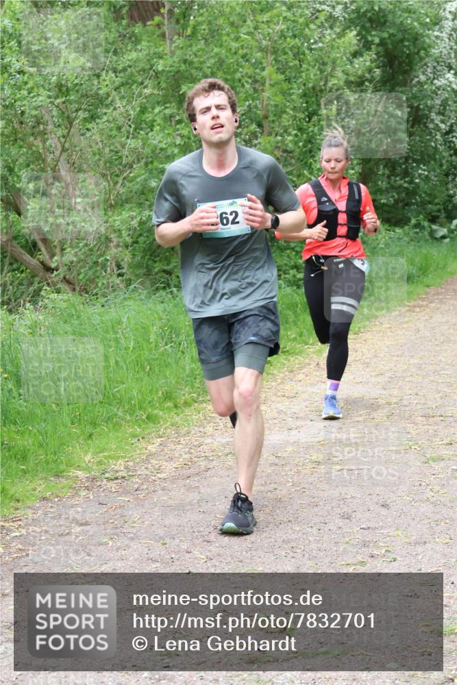 04.05.2025 - 8. Wedeler Halbmarathon Lena Gebhardt http://msf.ph/oto/7832701 04.05.2025 11:20:26 Laufen 62 meine-sportfotos.de