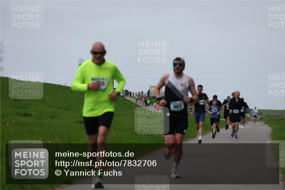 04.05.2025 - 8. Wedeler Halbmarathon Yannick Fuchs http://msf.ph/oto/7832706 04.05.2025 11:21:21 Laufen 863, 394, 1062, 1211 meine-sportfotos.de