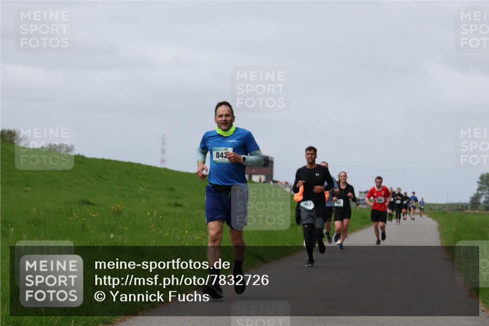 04.05.2025 - 8. Wedeler Halbmarathon Yannick Fuchs http://msf.ph/oto/7832726 04.05.2025 11:41:42 Laufen 842, 467 meine-sportfotos.de