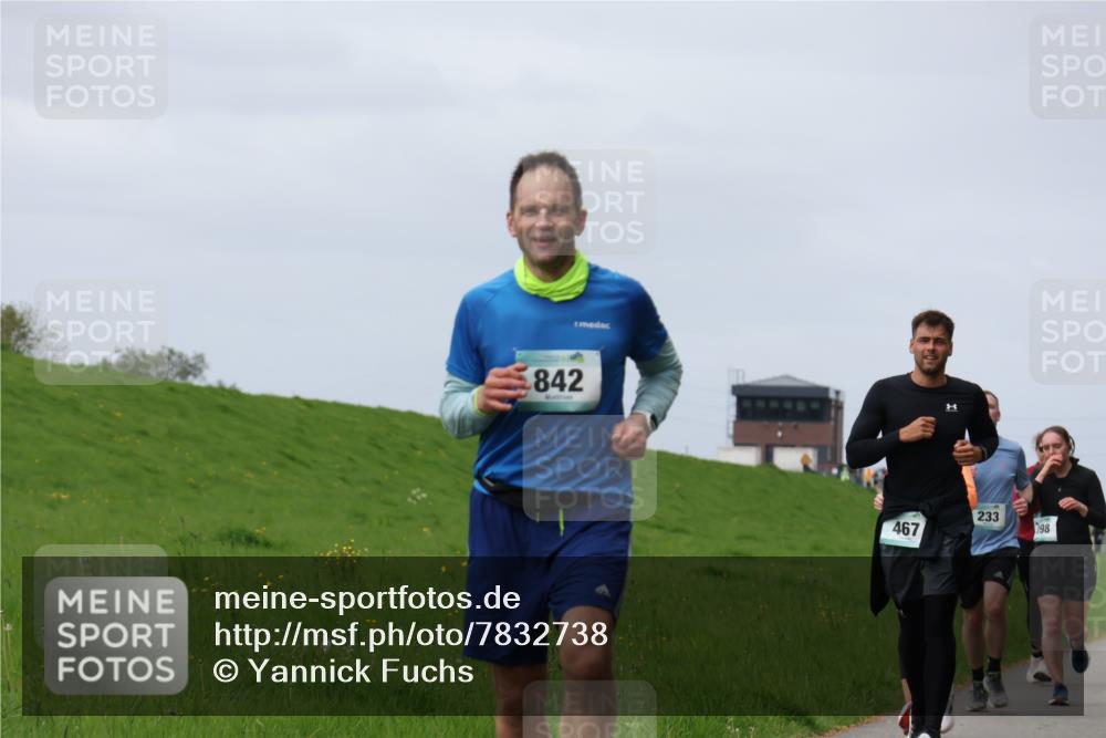 04.05.2025 - 8. Wedeler Halbmarathon Yannick Fuchs http://msf.ph/oto/7832738 04.05.2025 11:41:43 Laufen 842, 233, 467, 98 meine-sportfotos.de