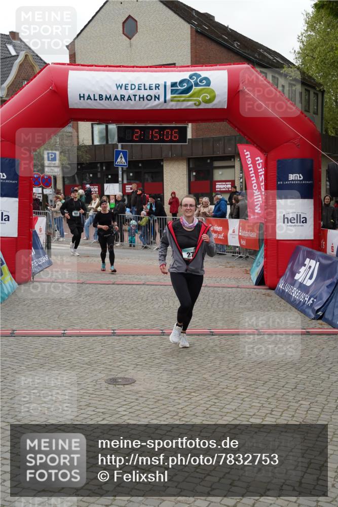04.05.2025 - 8. Wedeler Halbmarathon Felixshl http://msf.ph/oto/7832753 04.05.2025 12:15:04 Ziel 271, 296, 601 meine-sportfotos.de
