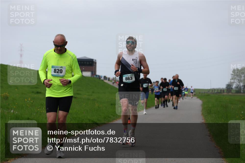 04.05.2025 - 8. Wedeler Halbmarathon Yannick Fuchs http://msf.ph/oto/7832756 04.05.2025 11:21:23 Laufen 820, 863, 22, 294 meine-sportfotos.de