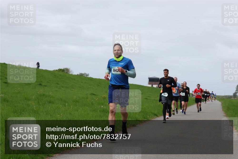 04.05.2025 - 8. Wedeler Halbmarathon Yannick Fuchs http://msf.ph/oto/7832757 04.05.2025 11:41:43 Laufen 842, 467 meine-sportfotos.de