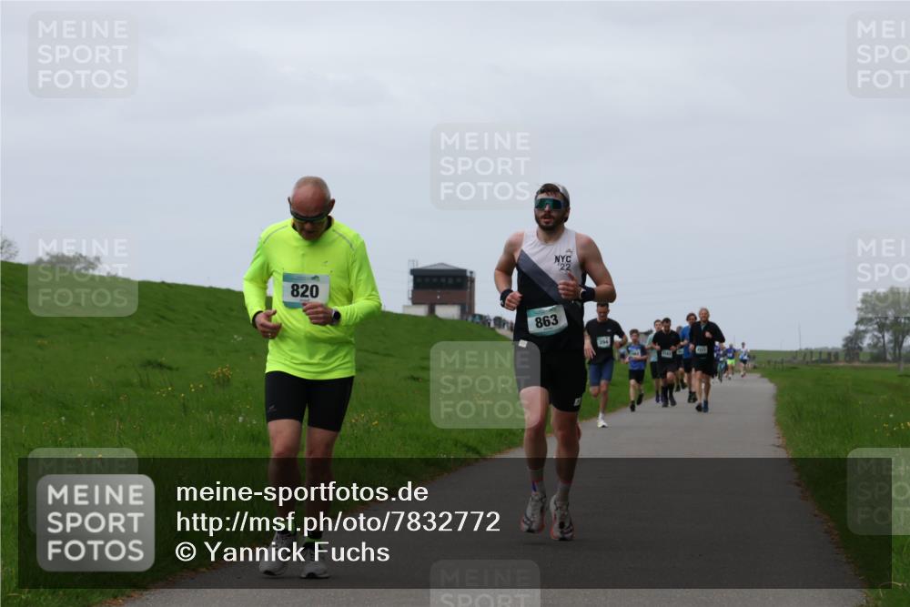 04.05.2025 - 8. Wedeler Halbmarathon Yannick Fuchs http://msf.ph/oto/7832772 04.05.2025 11:21:24 Laufen 820, 863, 22 meine-sportfotos.de