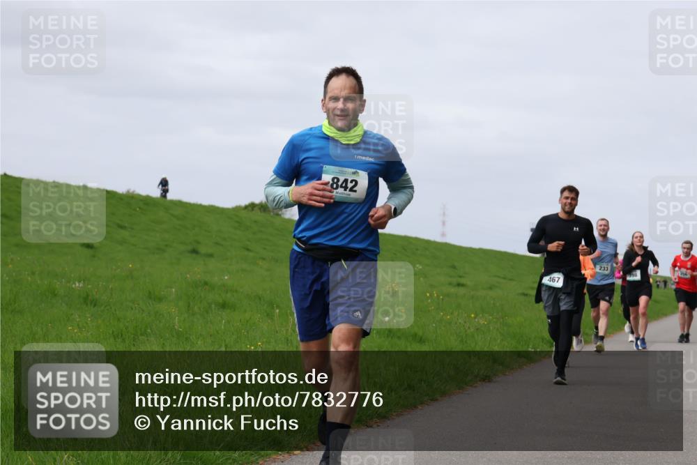 04.05.2025 - 8. Wedeler Halbmarathon Yannick Fuchs http://msf.ph/oto/7832776 04.05.2025 11:41:44 Laufen 842, 467, 233, 98 meine-sportfotos.de