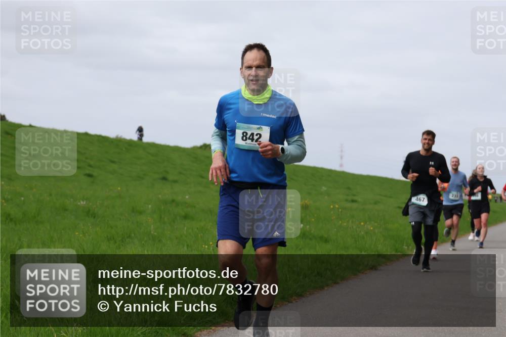 04.05.2025 - 8. Wedeler Halbmarathon Yannick Fuchs http://msf.ph/oto/7832780 04.05.2025 11:41:44 Laufen 842, 467, 233 meine-sportfotos.de