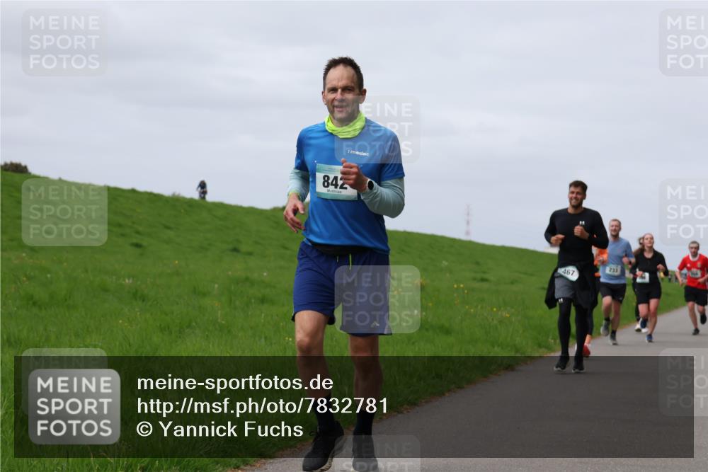 04.05.2025 - 8. Wedeler Halbmarathon Yannick Fuchs http://msf.ph/oto/7832781 04.05.2025 11:41:44 Laufen 842, 467, 233 meine-sportfotos.de
