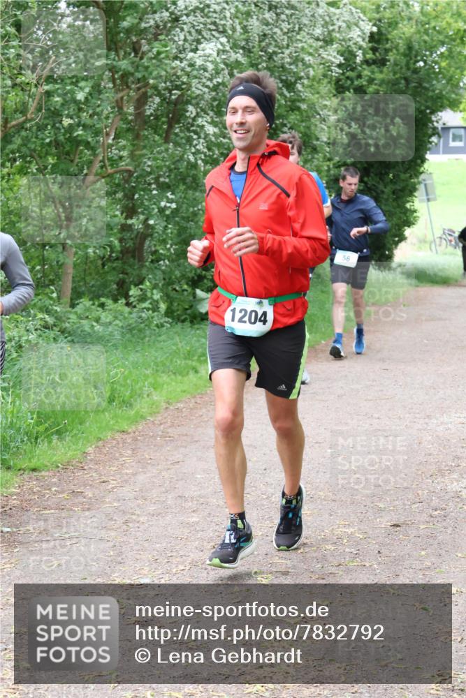 04.05.2025 - 8. Wedeler Halbmarathon Lena Gebhardt http://msf.ph/oto/7832792 04.05.2025 11:20:35 Laufen 1204, 56 meine-sportfotos.de