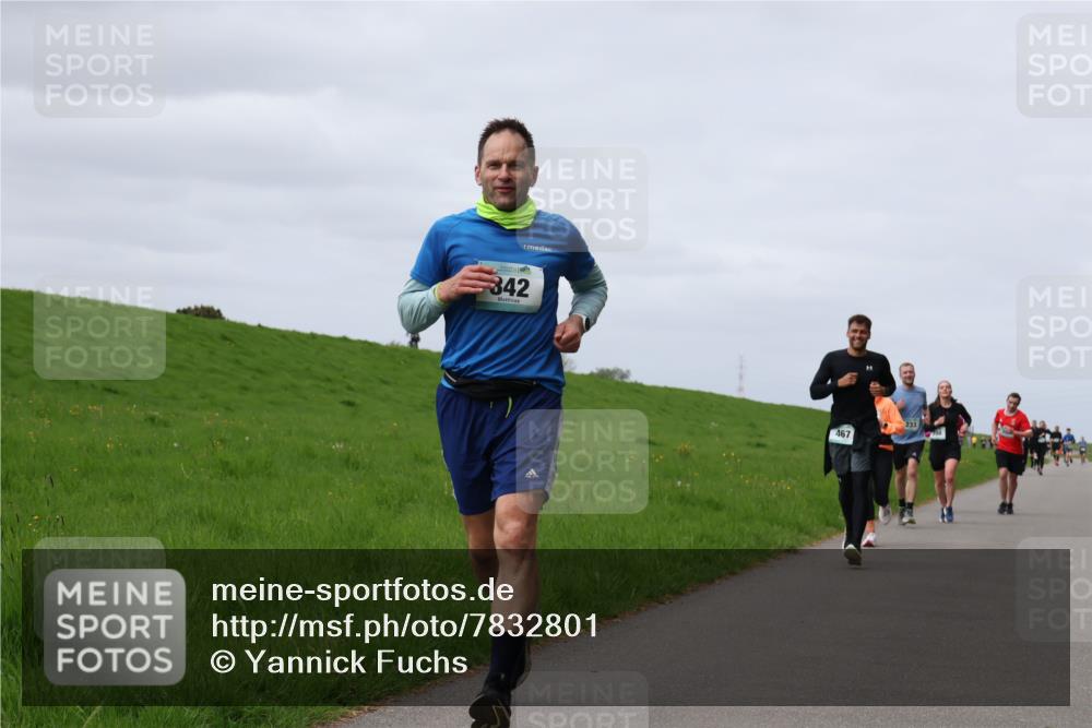 04.05.2025 - 8. Wedeler Halbmarathon Yannick Fuchs http://msf.ph/oto/7832801 04.05.2025 11:41:45 Laufen 342 meine-sportfotos.de