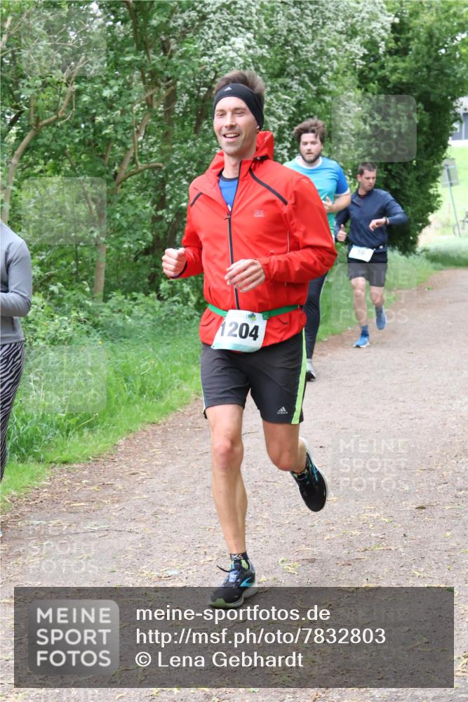 04.05.2025 - 8. Wedeler Halbmarathon Lena Gebhardt http://msf.ph/oto/7832803 04.05.2025 11:20:35 Laufen 1204, 56 meine-sportfotos.de