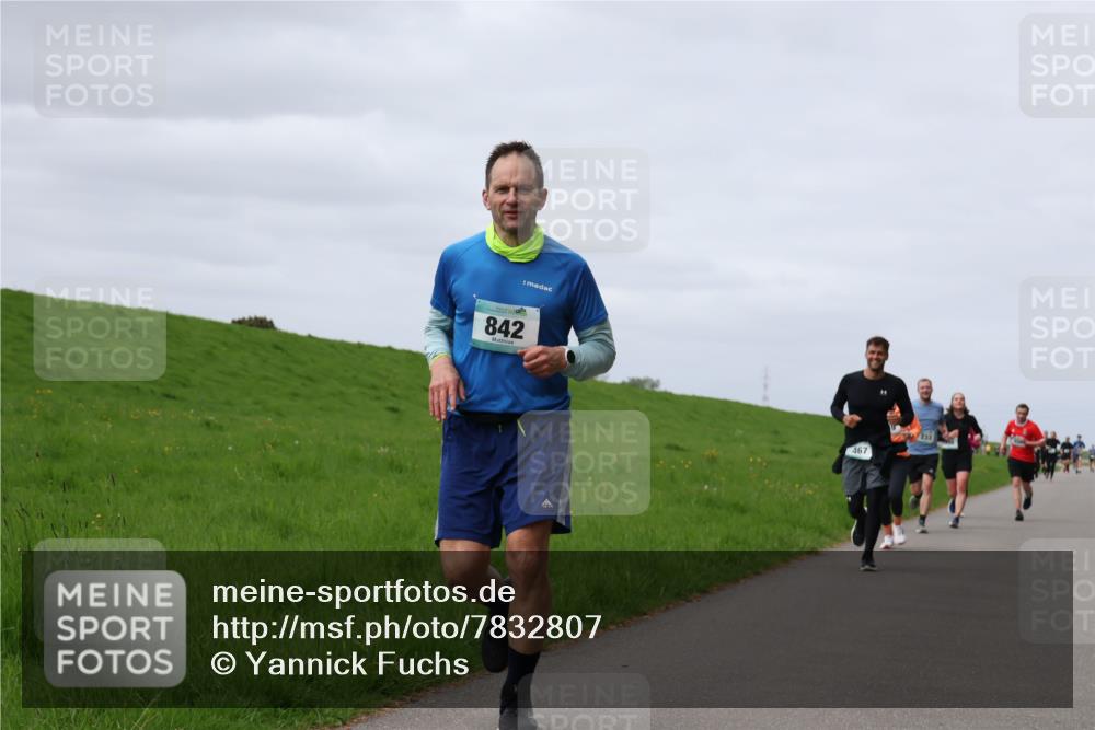 04.05.2025 - 8. Wedeler Halbmarathon Yannick Fuchs http://msf.ph/oto/7832807 04.05.2025 11:41:45 Laufen 842, 467 meine-sportfotos.de