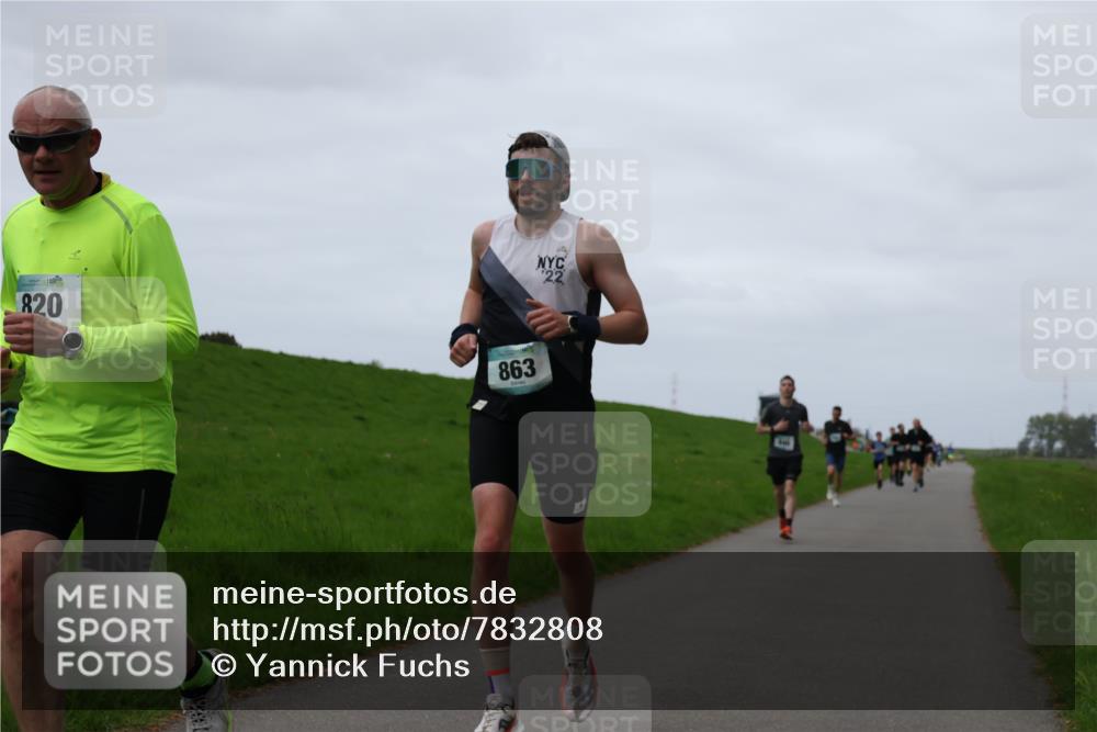04.05.2025 - 8. Wedeler Halbmarathon Yannick Fuchs http://msf.ph/oto/7832808 04.05.2025 11:21:27 Laufen 820, 863, 22 meine-sportfotos.de
