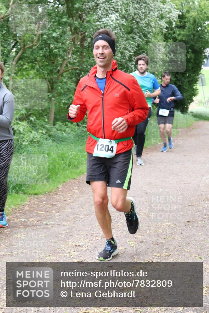04.05.2025 - 8. Wedeler Halbmarathon Lena Gebhardt http://msf.ph/oto/7832809 04.05.2025 11:20:35 Laufen 1204, 56 meine-sportfotos.de