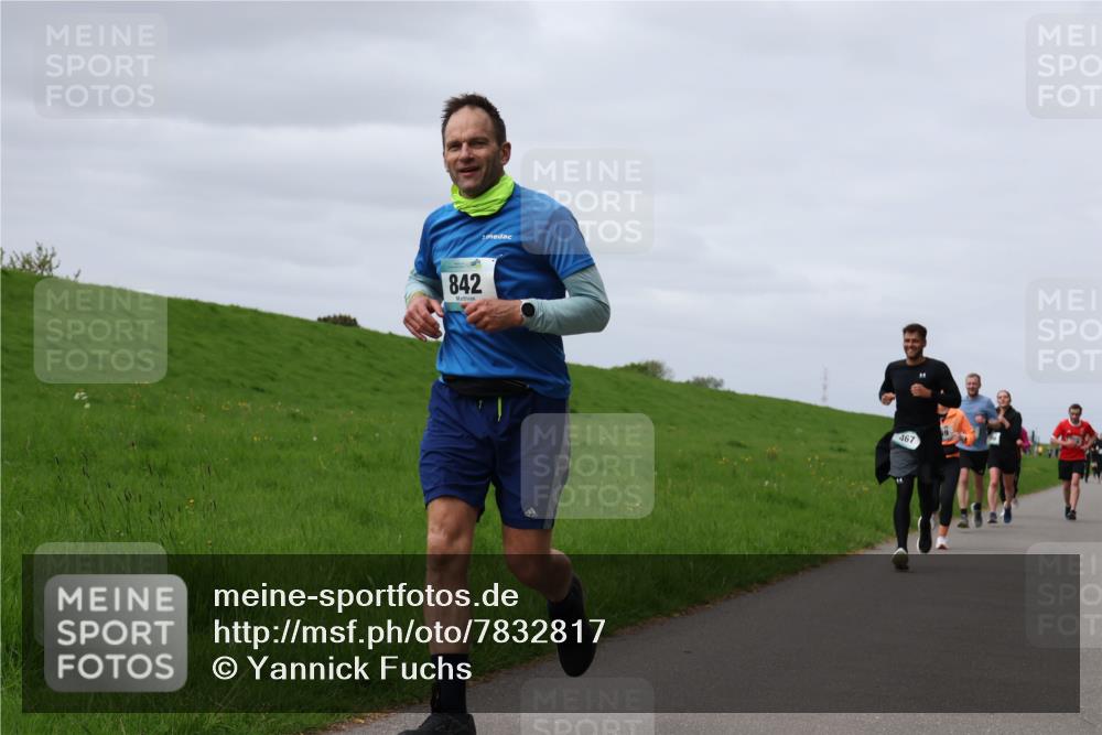 04.05.2025 - 8. Wedeler Halbmarathon Yannick Fuchs http://msf.ph/oto/7832817 04.05.2025 11:41:45 Laufen 842, 467 meine-sportfotos.de