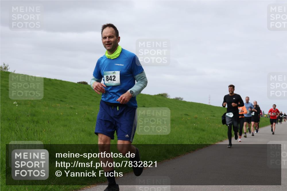 04.05.2025 - 8. Wedeler Halbmarathon Yannick Fuchs http://msf.ph/oto/7832821 04.05.2025 11:41:45 Laufen 842, 467 meine-sportfotos.de