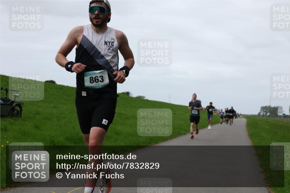 04.05.2025 - 8. Wedeler Halbmarathon Yannick Fuchs http://msf.ph/oto/7832829 04.05.2025 11:21:27 Laufen 863, 22 meine-sportfotos.de