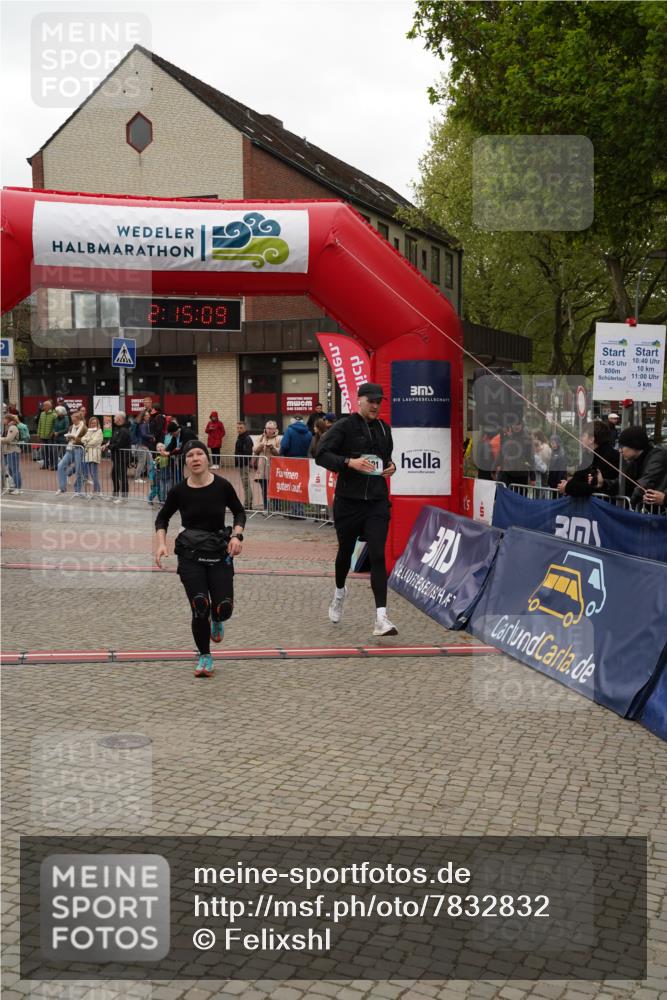04.05.2025 - 8. Wedeler Halbmarathon Felixshl http://msf.ph/oto/7832832 04.05.2025 12:15:07 Ziel 271, 296, 601 meine-sportfotos.de