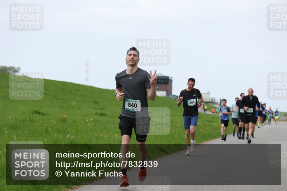 04.05.2025 - 8. Wedeler Halbmarathon Yannick Fuchs http://msf.ph/oto/7832839 04.05.2025 11:21:28 Laufen 840, 394, 226 meine-sportfotos.de