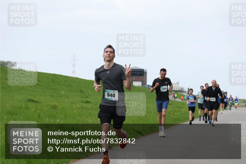 04.05.2025 - 8. Wedeler Halbmarathon Yannick Fuchs http://msf.ph/oto/7832842 04.05.2025 11:21:28 Laufen 840, 226, 394, 1062, 1211 meine-sportfotos.de