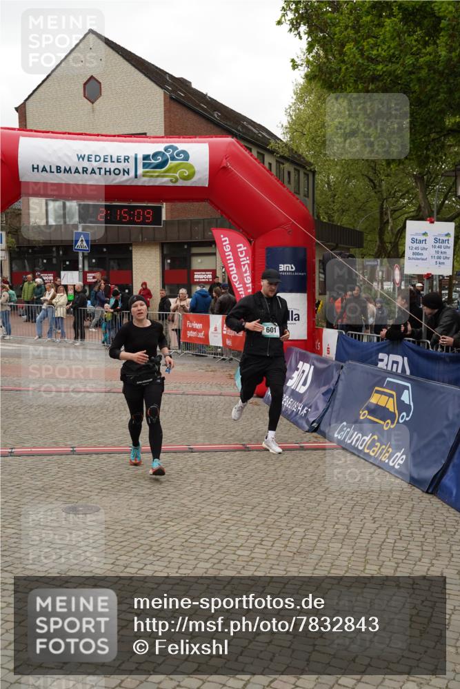 04.05.2025 - 8. Wedeler Halbmarathon Felixshl http://msf.ph/oto/7832843 04.05.2025 12:15:07 Ziel 271, 296, 601 meine-sportfotos.de