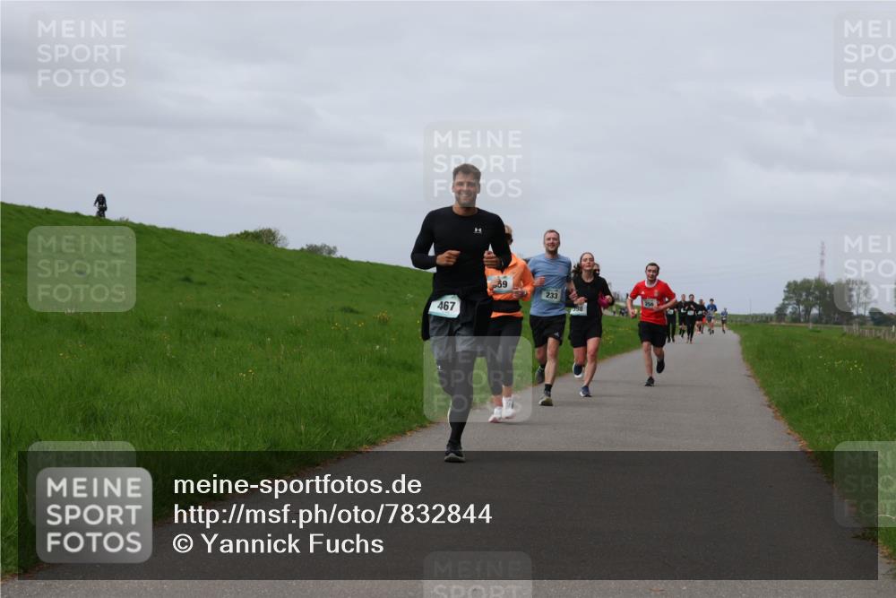 04.05.2025 - 8. Wedeler Halbmarathon Yannick Fuchs http://msf.ph/oto/7832844 04.05.2025 11:41:46 Laufen 39, 233, 467, 256, 398 meine-sportfotos.de