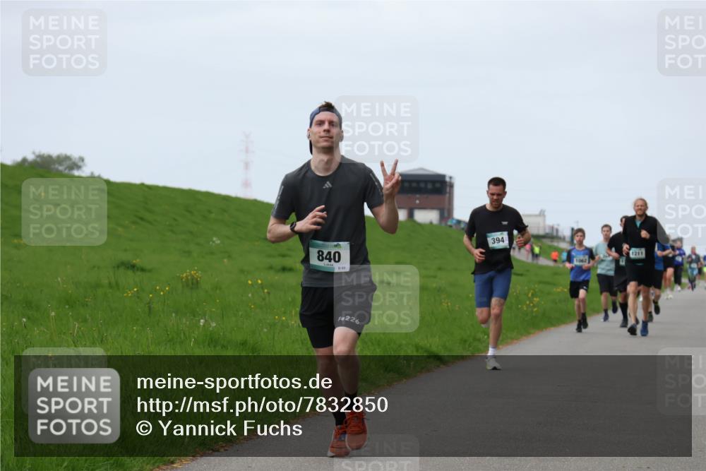 04.05.2025 - 8. Wedeler Halbmarathon Yannick Fuchs http://msf.ph/oto/7832850 04.05.2025 11:21:28 Laufen 840, 60, 226, 394, 1062, 1211 meine-sportfotos.de