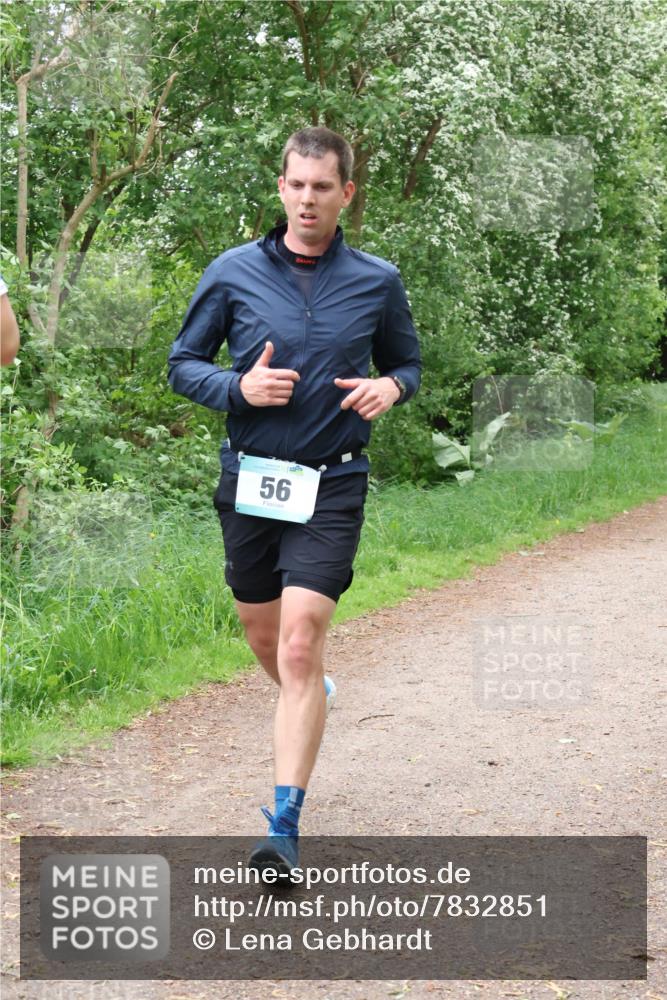 04.05.2025 - 8. Wedeler Halbmarathon Lena Gebhardt http://msf.ph/oto/7832851 04.05.2025 11:20:38 Laufen 56 meine-sportfotos.de