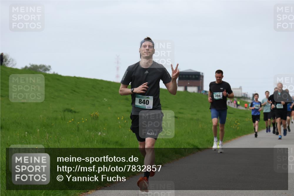 04.05.2025 - 8. Wedeler Halbmarathon Yannick Fuchs http://msf.ph/oto/7832857 04.05.2025 11:21:28 Laufen 840, 60, 226, 394, 1062 meine-sportfotos.de