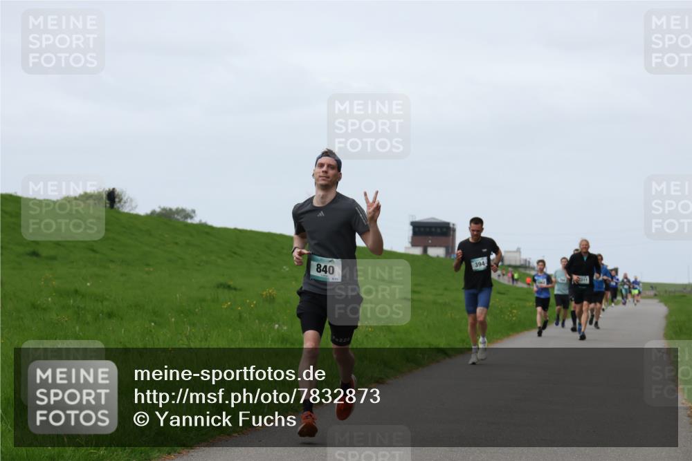 04.05.2025 - 8. Wedeler Halbmarathon Yannick Fuchs http://msf.ph/oto/7832873 04.05.2025 11:21:29 Laufen 840, 800, 220, 394 meine-sportfotos.de