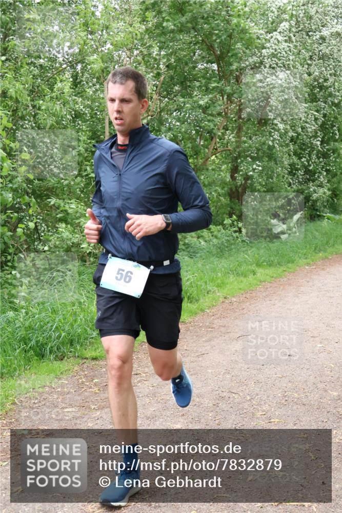 04.05.2025 - 8. Wedeler Halbmarathon Lena Gebhardt http://msf.ph/oto/7832879 04.05.2025 11:20:38 Laufen 56 meine-sportfotos.de