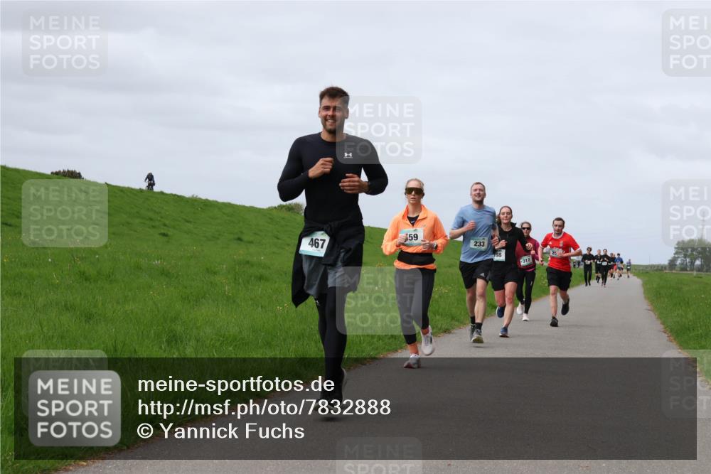 04.05.2025 - 8. Wedeler Halbmarathon Yannick Fuchs http://msf.ph/oto/7832888 04.05.2025 11:41:48 Laufen 467, 59, 233, 98, 317 meine-sportfotos.de