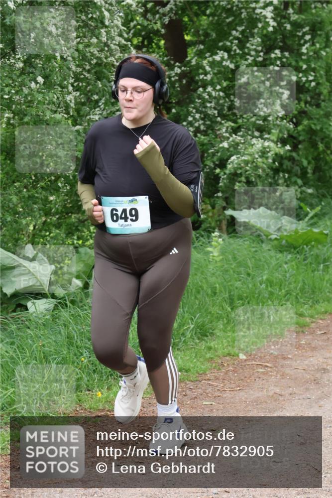 04.05.2025 - 8. Wedeler Halbmarathon Lena Gebhardt http://msf.ph/oto/7832905 04.05.2025 11:20:44 Laufen 649 meine-sportfotos.de