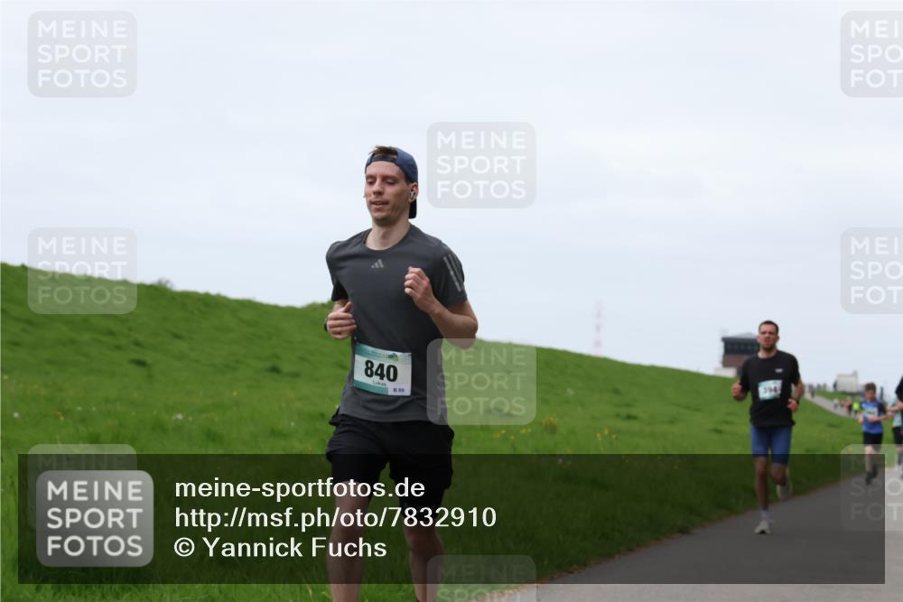 04.05.2025 - 8. Wedeler Halbmarathon Yannick Fuchs http://msf.ph/oto/7832910 04.05.2025 11:21:30 Laufen 840, 60, 594, 226 meine-sportfotos.de