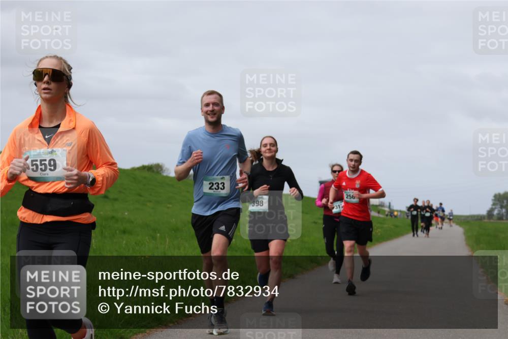 04.05.2025 - 8. Wedeler Halbmarathon Yannick Fuchs http://msf.ph/oto/7832934 04.05.2025 11:41:50 Laufen 559, 233, 398, 256, 31 meine-sportfotos.de