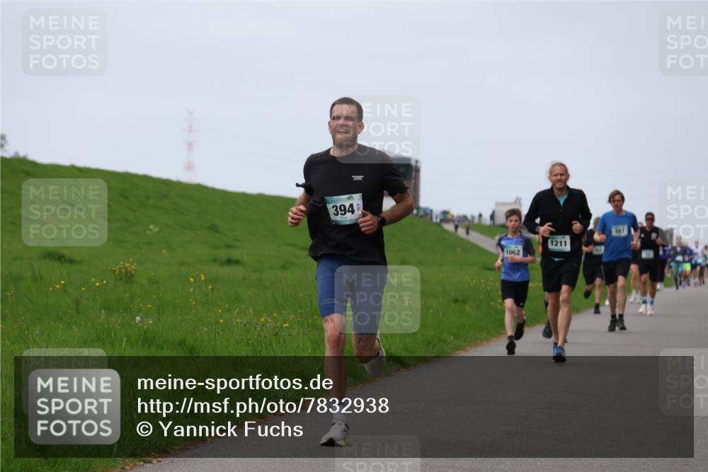 04.05.2025 - 8. Wedeler Halbmarathon Yannick Fuchs http://msf.ph/oto/7832938 04.05.2025 11:21:31 Laufen 394, 1062, 1211 meine-sportfotos.de
