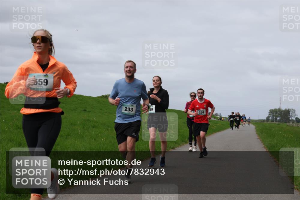 04.05.2025 - 8. Wedeler Halbmarathon Yannick Fuchs http://msf.ph/oto/7832943 04.05.2025 11:41:50 Laufen 559, 233, 98, 256 meine-sportfotos.de