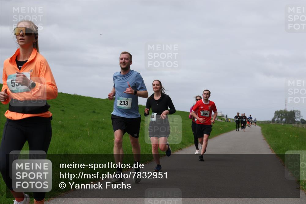 04.05.2025 - 8. Wedeler Halbmarathon Yannick Fuchs http://msf.ph/oto/7832951 04.05.2025 11:41:50 Laufen 55, 233, 98, 256 meine-sportfotos.de