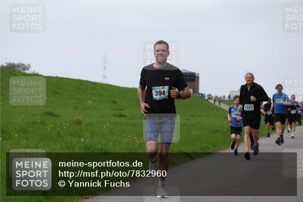04.05.2025 - 8. Wedeler Halbmarathon Yannick Fuchs http://msf.ph/oto/7832960 04.05.2025 11:21:32 Laufen 394, 1062, 1211, 657 meine-sportfotos.de